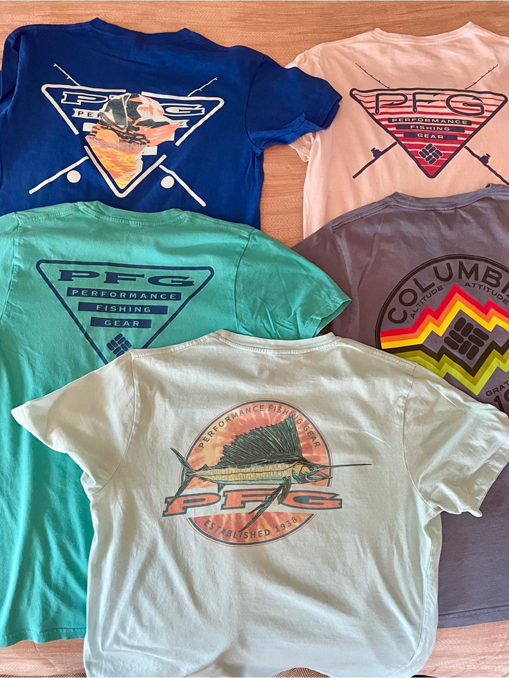 Columbia Short Sleeve Logo Tee - Multiple Colors. - Picture 2 of 2